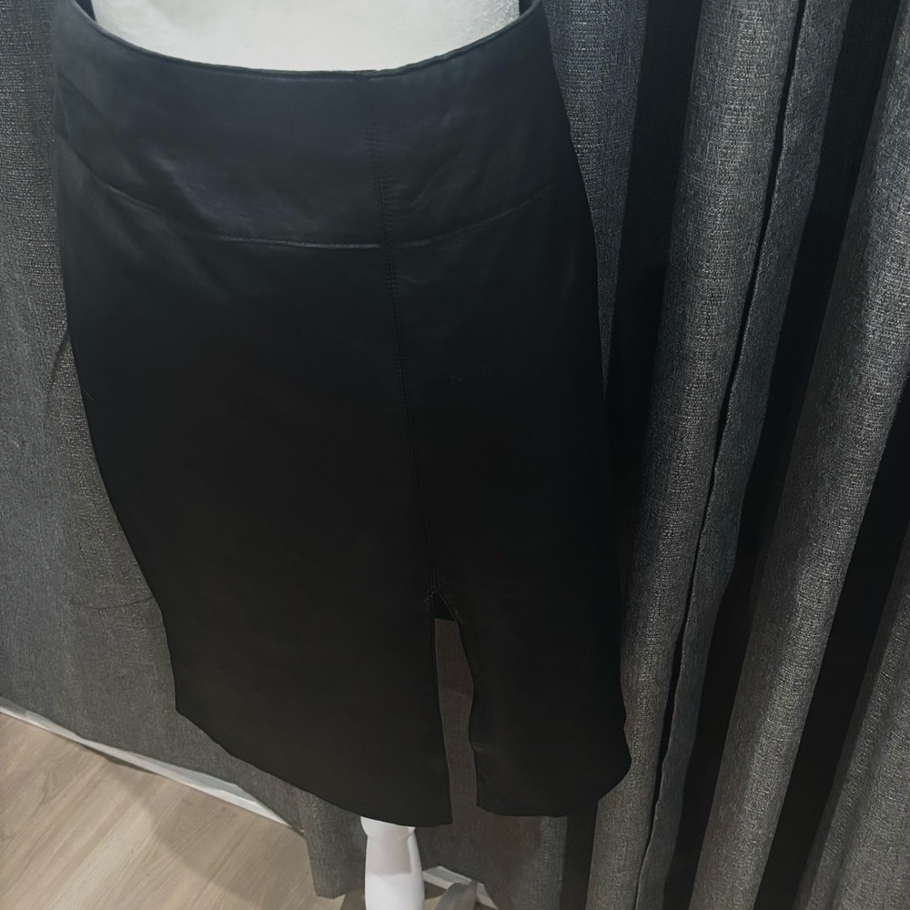 Bebe Black Asymmetrical Pencil Skirt Knee-Length